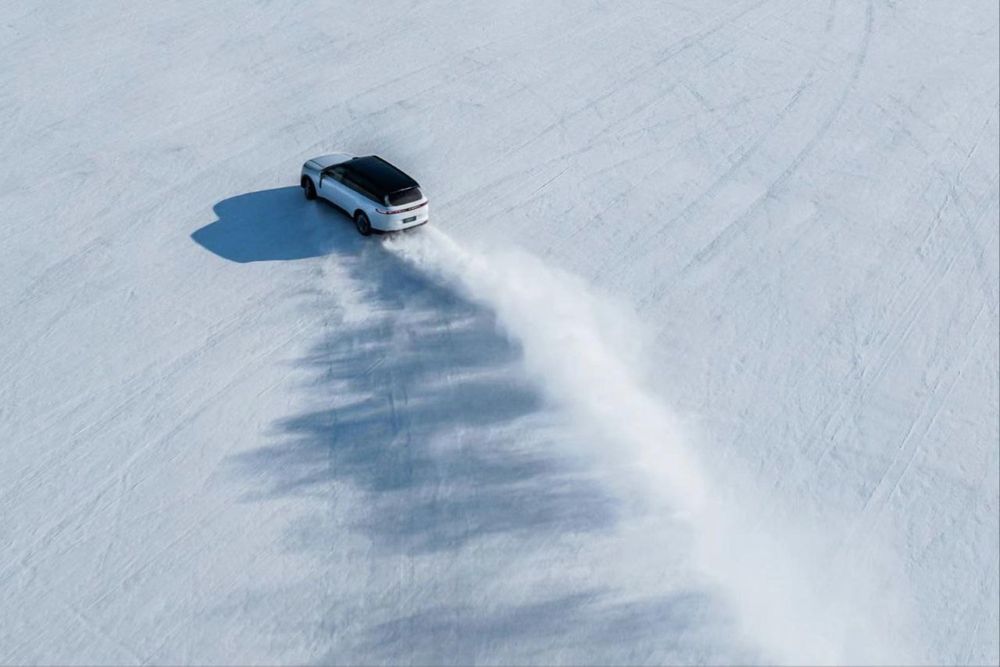 Lynk & Co 900.