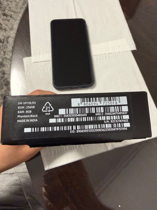 Vând Samsung Galaxy S 23 de 235 GB