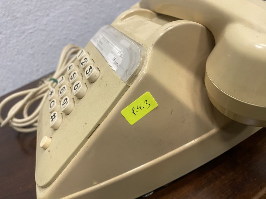 Ретро телефон от 1985 г