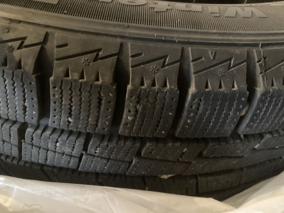Продам резину на 17 размер идеальном состояний