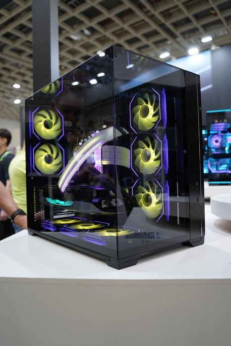 Lian Li Vision Compact Black