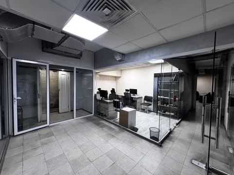 Кабинеты от 18м² с мебелью Чиланзар8 парус цокольный этаж