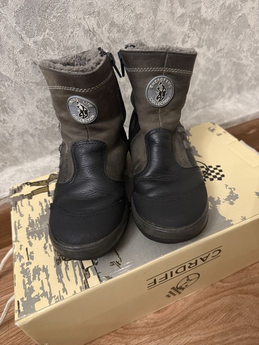 Продам зимнию обувь на мальчика