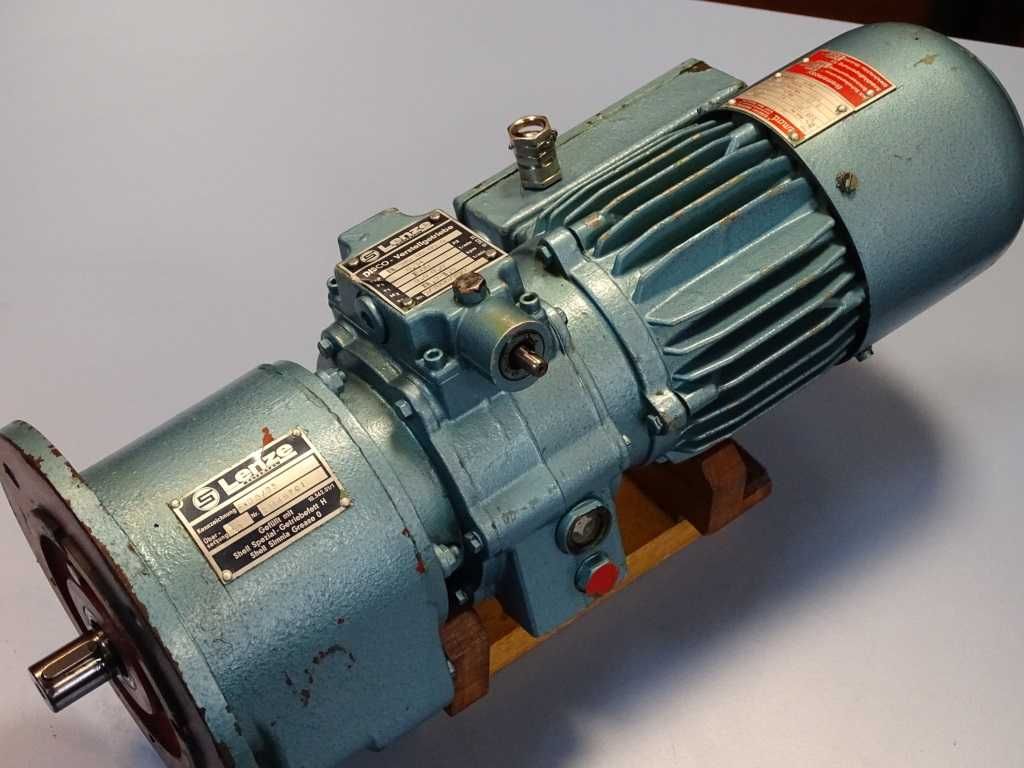 Вариаторен мотор-редуктор Lenze 11542 250W