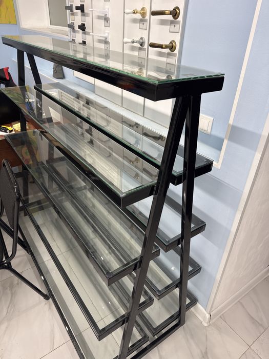 Стеклянный стеллаж-витрина. Металлокаркас. Магазинное оборудование