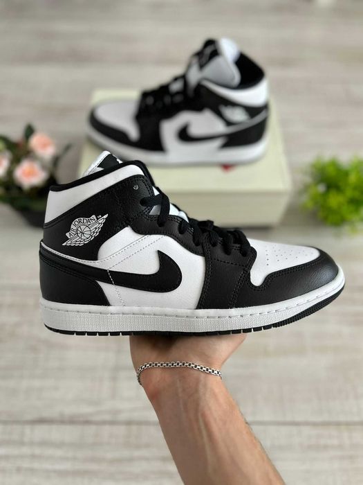 Air Jordan 1 mid Panda 42 originali