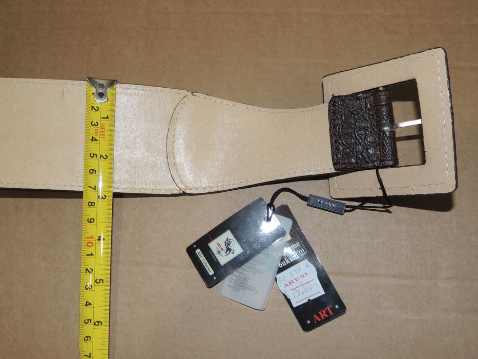 Български дамски колан на ART-93 .  Манта за медицинска сестра