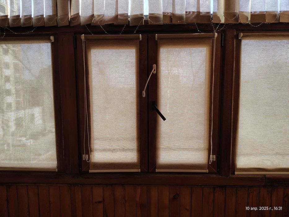 Окна с сетками,ролл-шторами и жалюзи,элит,комплект на балкон 3х1 м,б.у