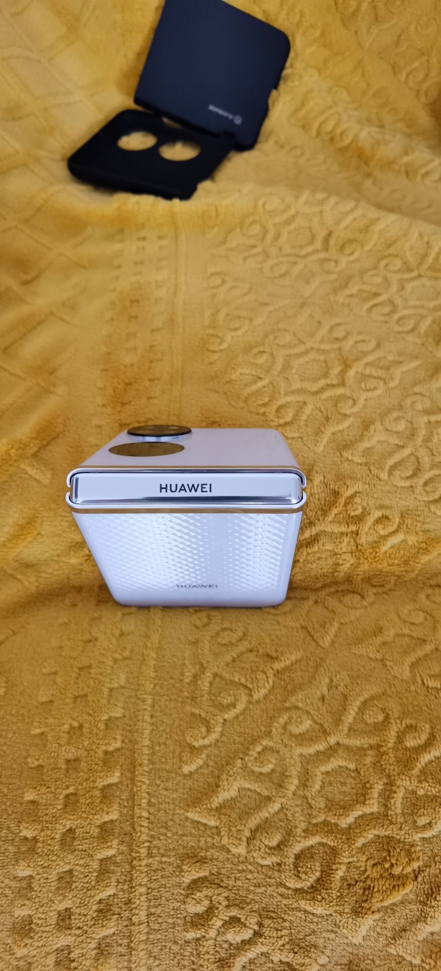 Huawei P50 Pocket