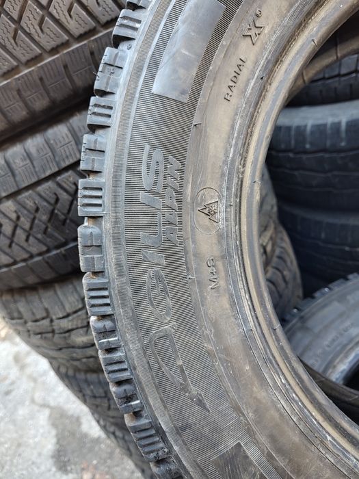Продавам 4 зимни гуми 215/65/16 С бус Michelin