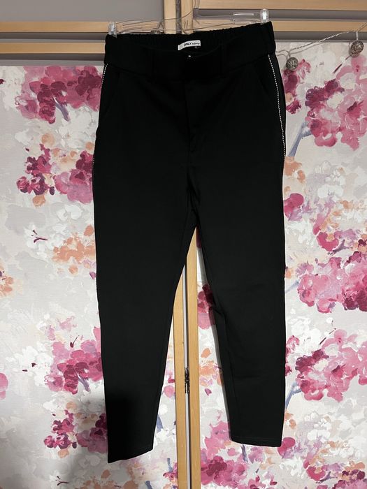 Черен панталон Only