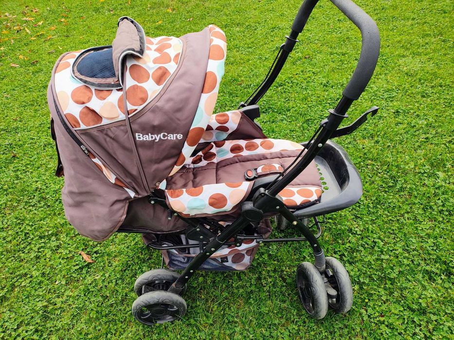 Cărucior pliabil pentru bebe ,,BabyCare"