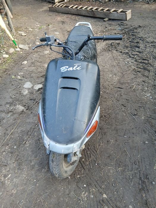 Vând scuter honda
