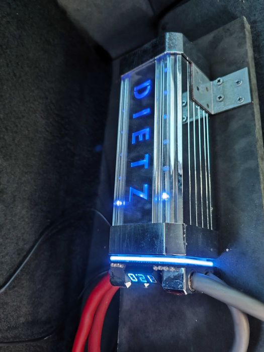 Продавам комплект субуфер, усилвател, кондензатор и инсталация