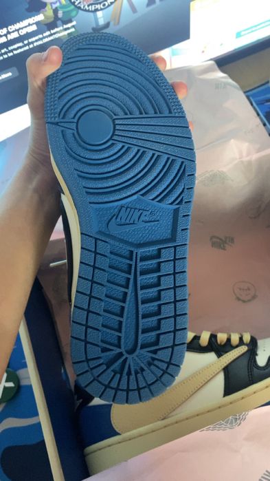 Jordan 1 low travis scott x fragment