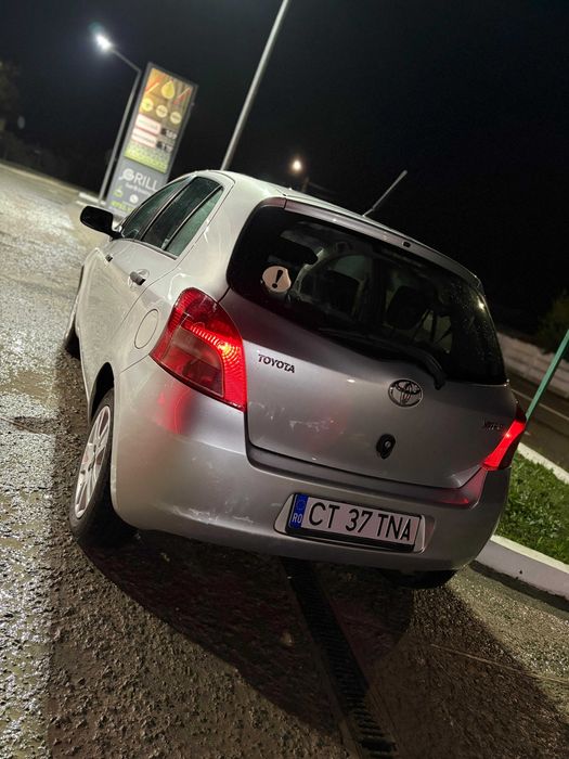 Vând Toyota Yaris urgent