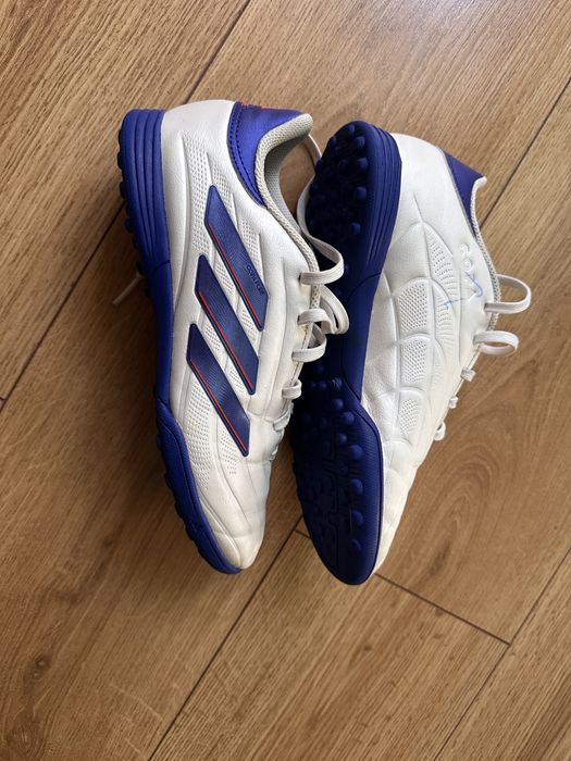 Футболни обувки Adidas отигинални за момче