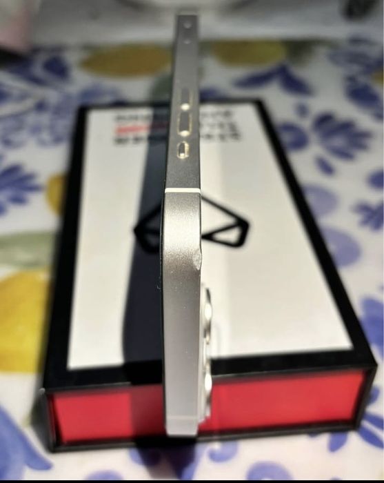 iphone 14 de culoare albă 128gb 84 %.