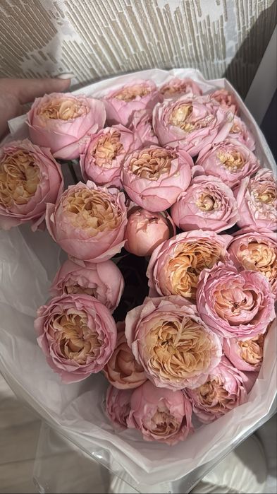 Букет цветов розы пионы цветы