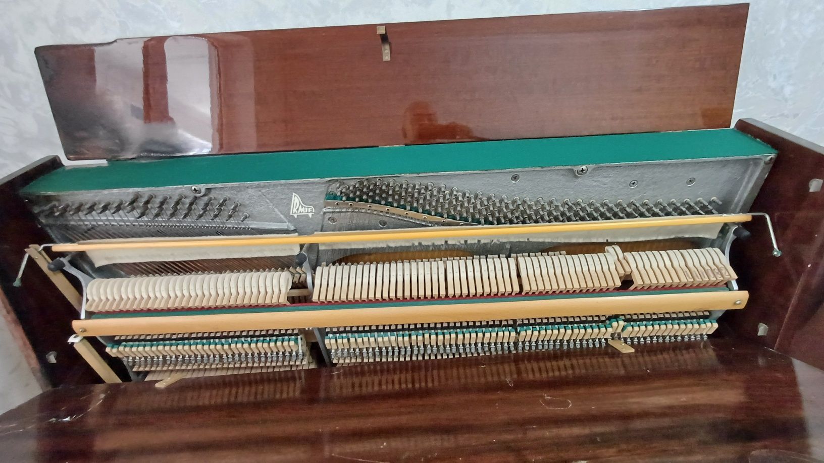 Срочно Пианино "Рига" сотилади. Pianino sotiladi. Настройка килинган.