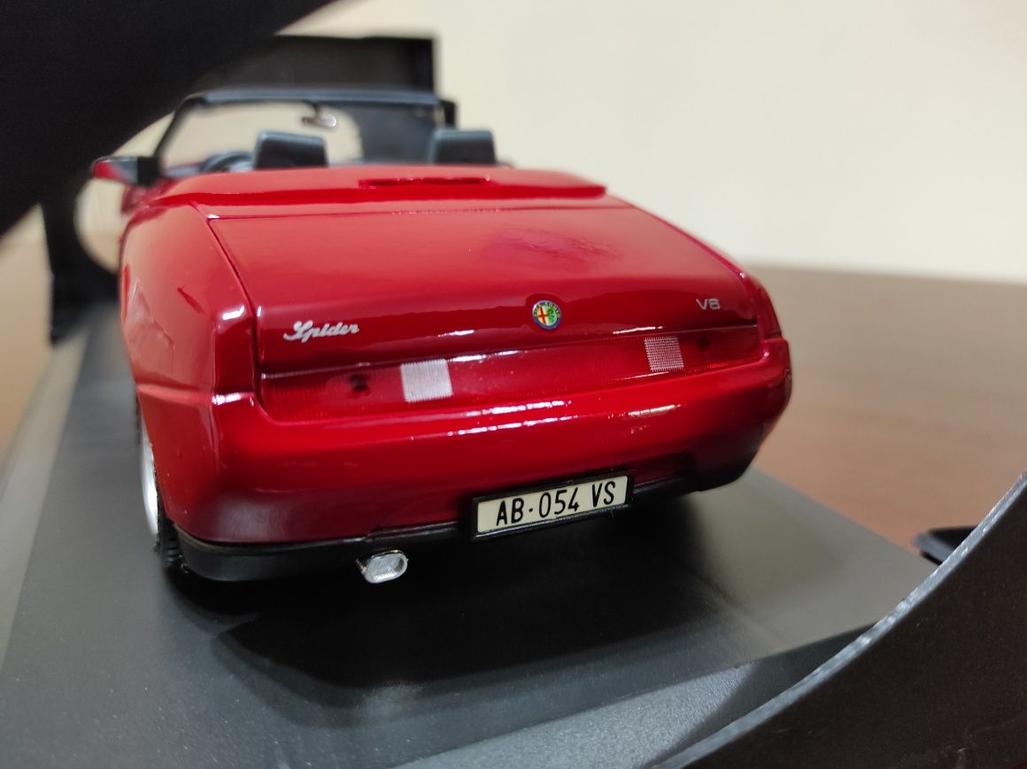 Machetă 1:18 Alfa Romeo Spider, nouă în cutie.