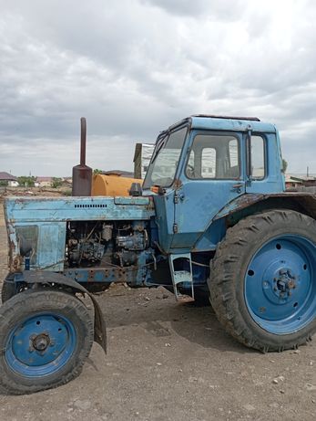 Продам трактор в хорошем состоянии синего цвета, трактор без нариканий