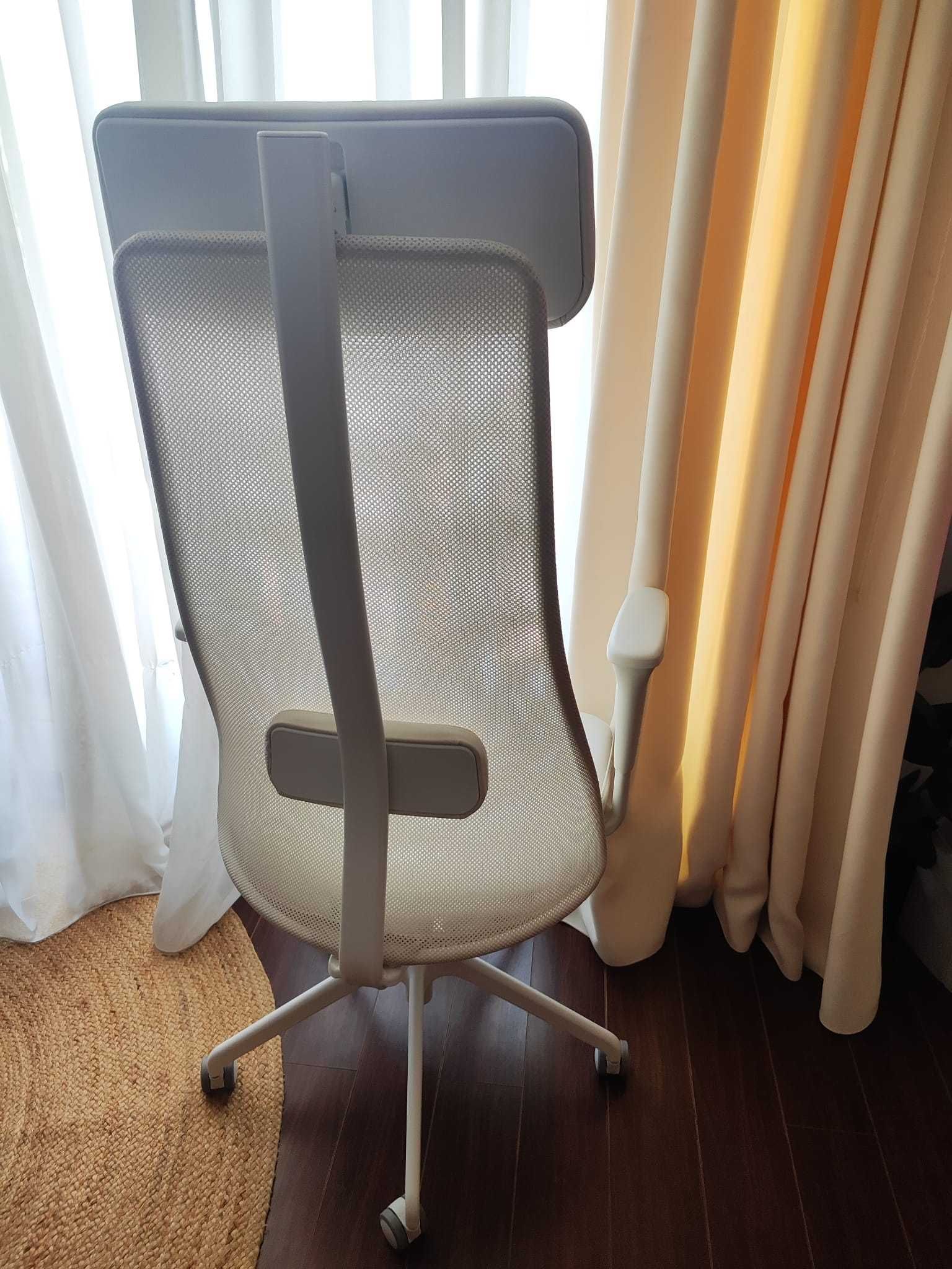 Scaun birou IKEA JÄRVFJÄLLET alb