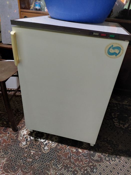 Два броя Фризери малки