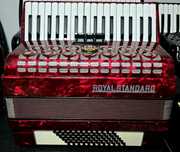 Vand acordeon Royal Standard 72 basi