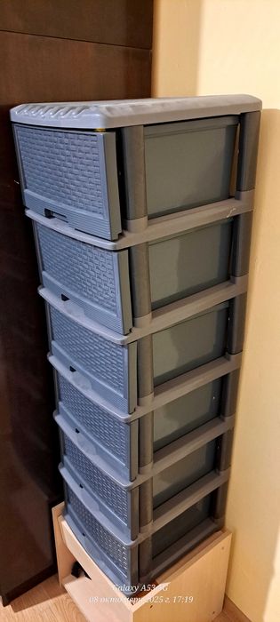 Продавам сглобяем пластмасов шкаф
