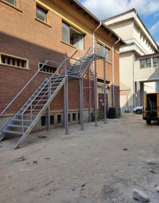 Scara metalica zincata de exterior 6m l