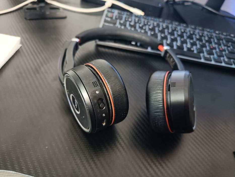 Jabra Evolve 65 și dongle usb