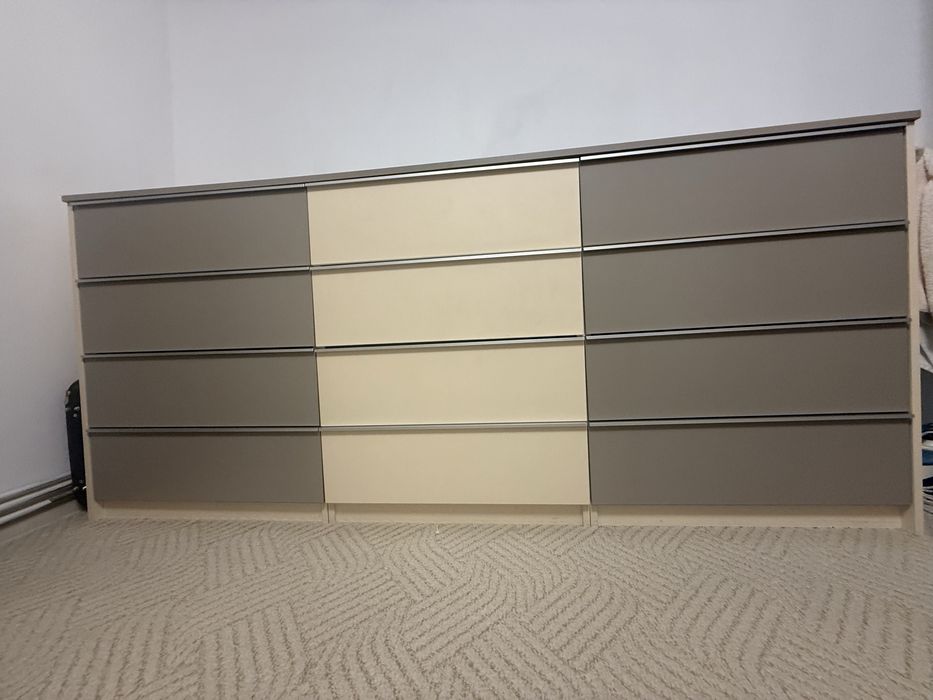 Comoda cu 12 sertare aproximativ un an vechime