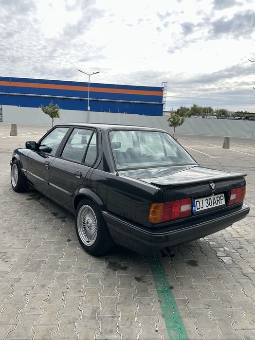 BMW Seria 3 E30 Sedan 320i