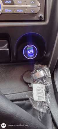Бързо USB зарядно за Кола с лед осветление!