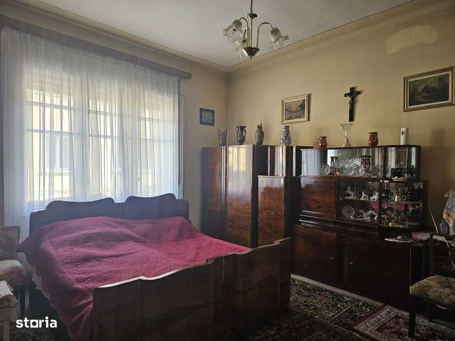 De vânzare casă situată pe strada Olteniei