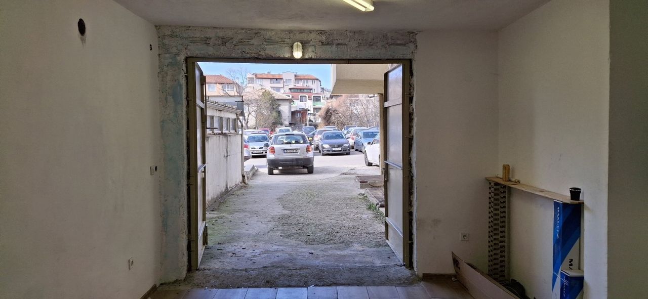 Дава се под наем Гараж / Паркомясто в Варна, ХЕИ - 25 кв.м за 255 € - Снимка #3