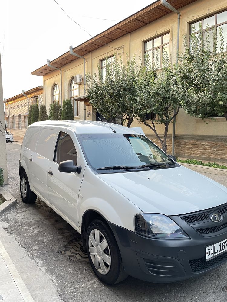 Lada largus 2014