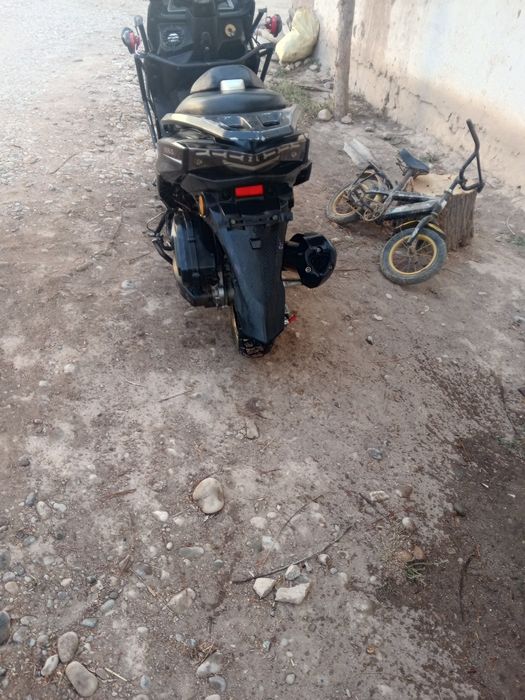 Sukuter. NEKCUC.TIGIRSotiladi. 150