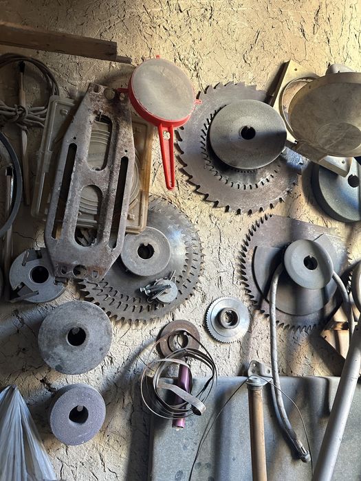 Assalom alekum xarxil narsalar bor kimga qasi bri kerak bolsa