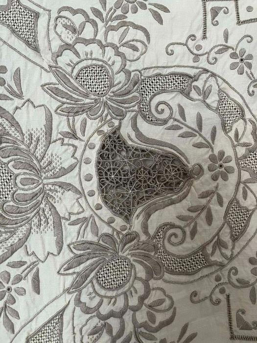 Покривка за маса 166/250 см.