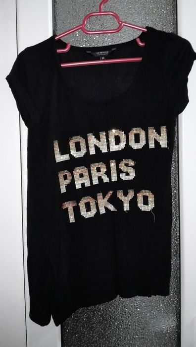 Vînd 3 tricouri și 2 maieuri damă