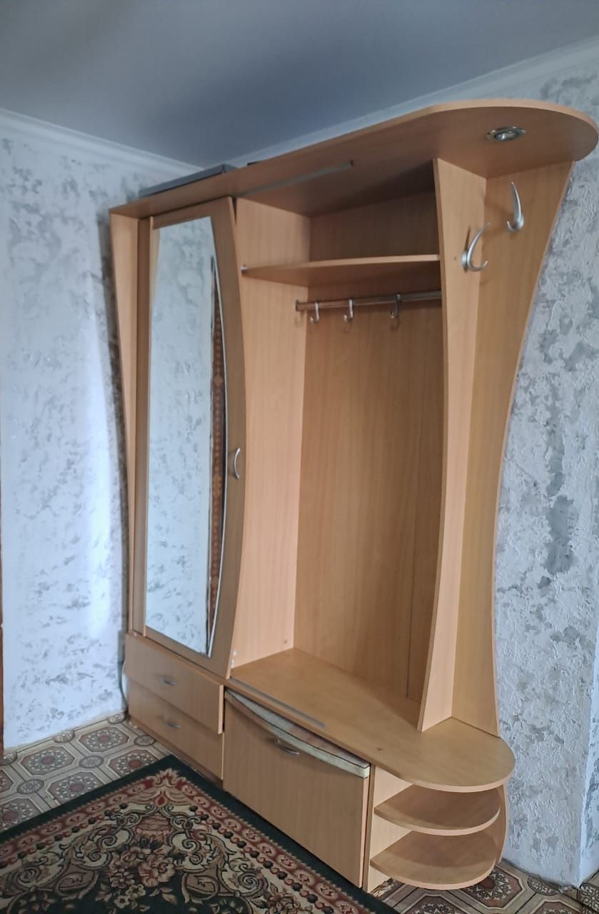 Продам прихожую состояние отличное