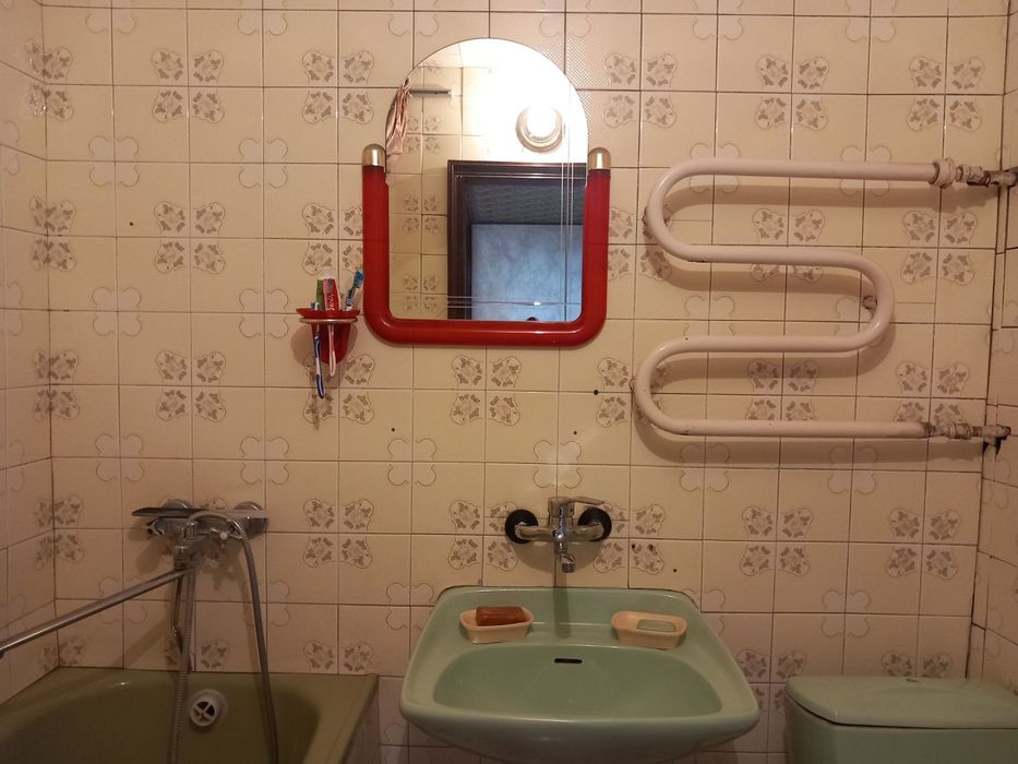 Олмазор тумани мас.Олимпия педиатрия ёнида 2хона 4этаж 5этажли дом сот