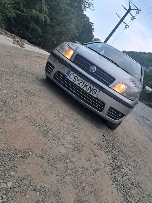 Vând fiat punto 1 9 diesel JTD 30 milioane fixin stare de funcționare