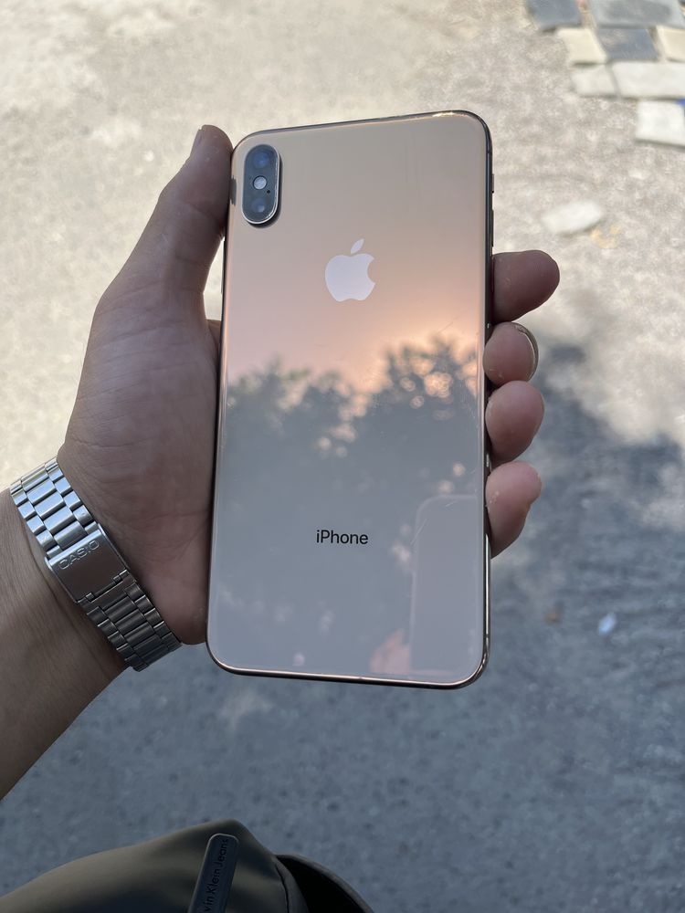 Iphone xs max gold 202$