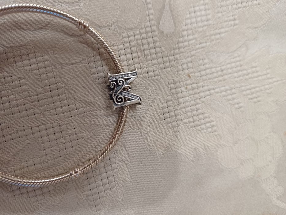 Сребърна гривна Pandora и детска гривна Pandora