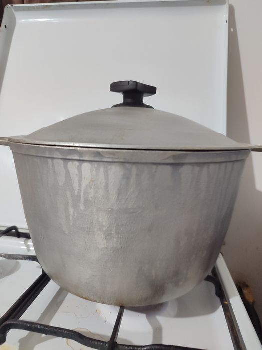 Продам казан 8 л.