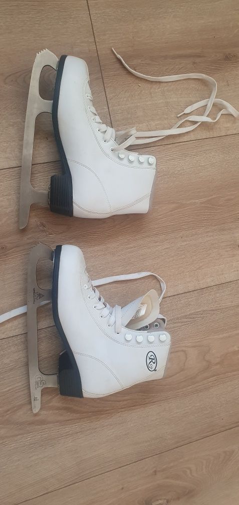 Patine dama din piele, 38, stare buna
