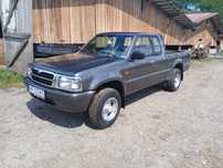 Mazda B2500 4x4.